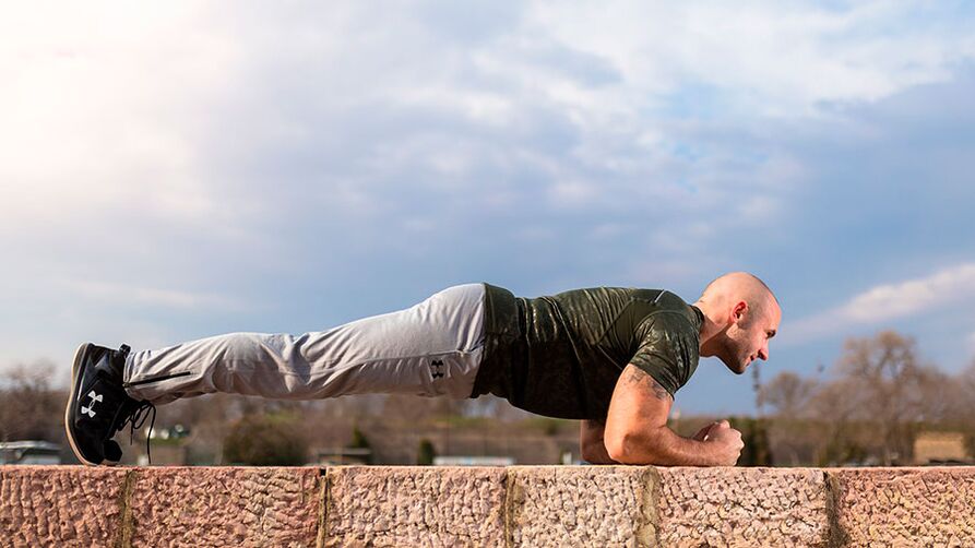 Plank vježba za vraćanje muške snage